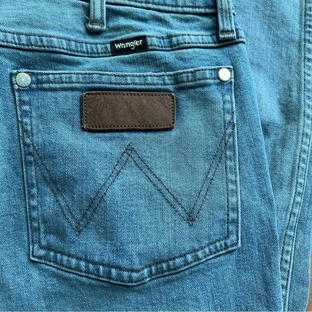 Wrangler Sky Blue Distressed Straight Jeans - Picture 4 of 13